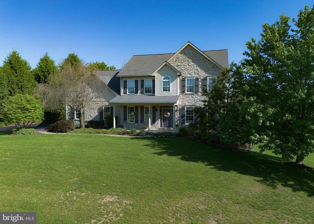 114 CRABAPPLE CT, Hummelstown, PA 17036