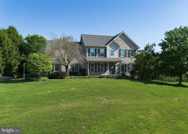 114 CRABAPPLE CT, Hummelstown, PA 17036