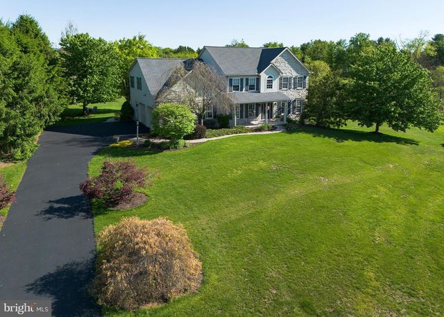 114 CRABAPPLE CT, Hummelstown, PA 17036