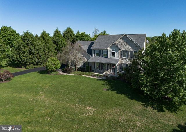 114 CRABAPPLE CT, Hummelstown, PA 17036
