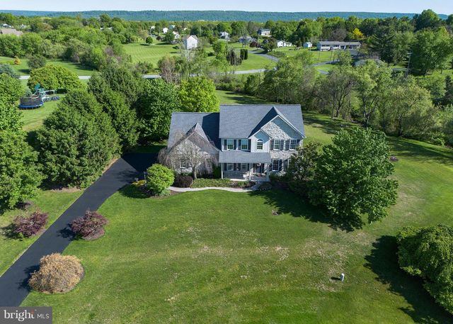 114 CRABAPPLE CT, Hummelstown, PA 17036