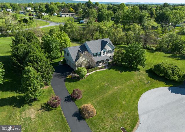 114 CRABAPPLE CT, Hummelstown, PA 17036