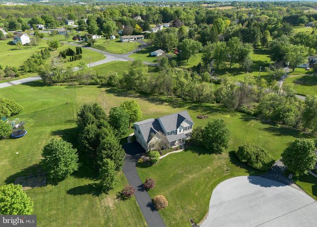 114 CRABAPPLE CT, Hummelstown, PA 17036