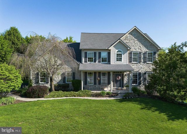 114 CRABAPPLE CT, Hummelstown, PA 17036