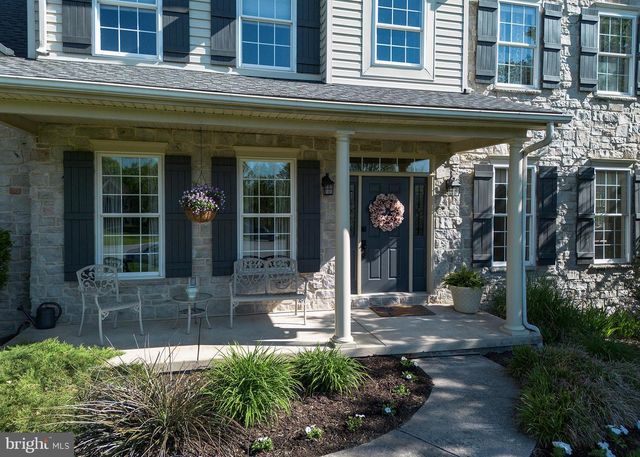 114 CRABAPPLE CT, Hummelstown, PA 17036