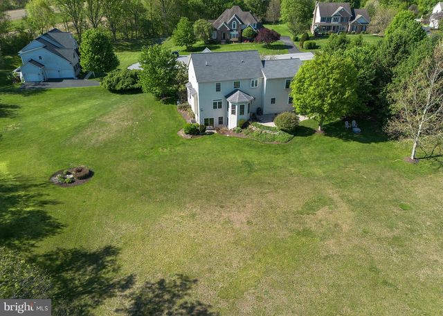 114 CRABAPPLE CT, Hummelstown, PA 17036