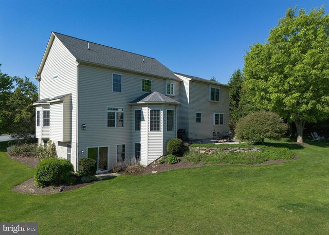 114 CRABAPPLE CT, Hummelstown, PA 17036