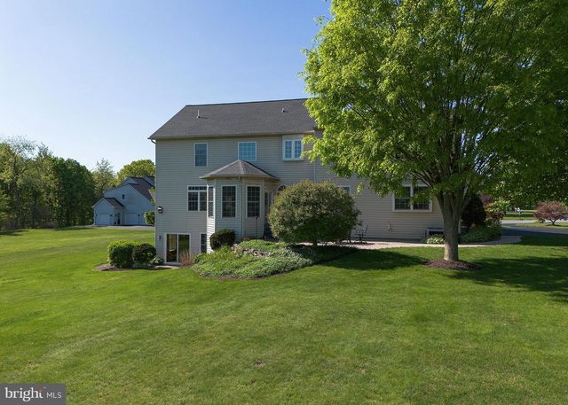 114 CRABAPPLE CT, Hummelstown, PA 17036