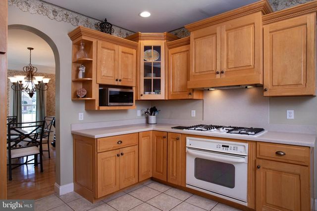 114 CRABAPPLE CT, Hummelstown, PA 17036