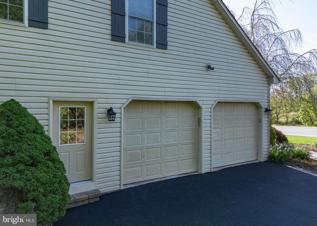 114 CRABAPPLE CT, Hummelstown, PA 17036