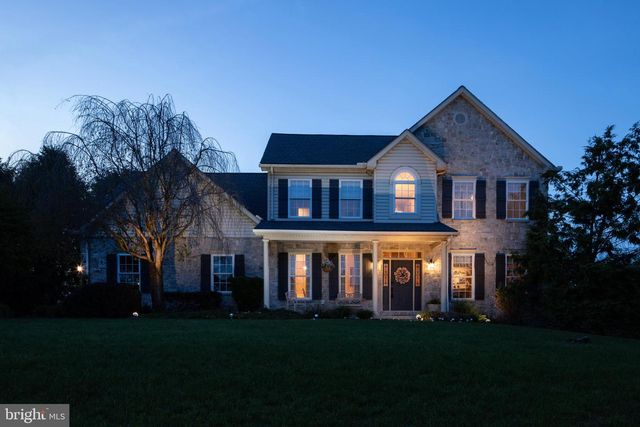114 CRABAPPLE CT, Hummelstown, PA 17036