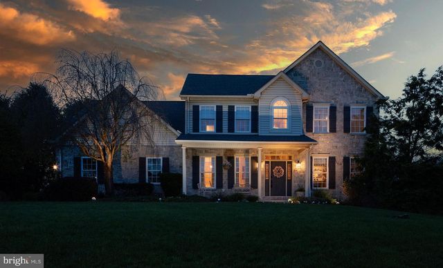 114 CRABAPPLE CT, Hummelstown, PA 17036