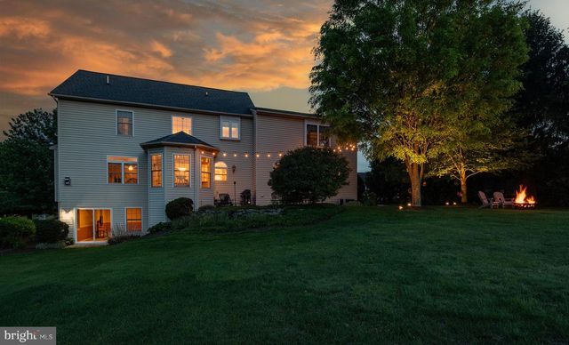 114 CRABAPPLE CT, Hummelstown, PA 17036