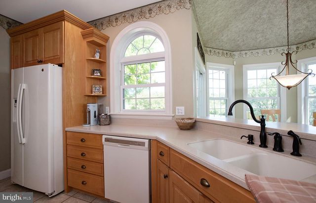 114 CRABAPPLE CT, Hummelstown, PA 17036