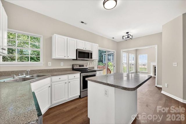 10303 Madison Park Drive, Charlotte, NC 28269