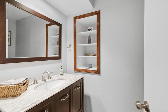 2412 Altisma Way C, Carlsbad, CA 92009
