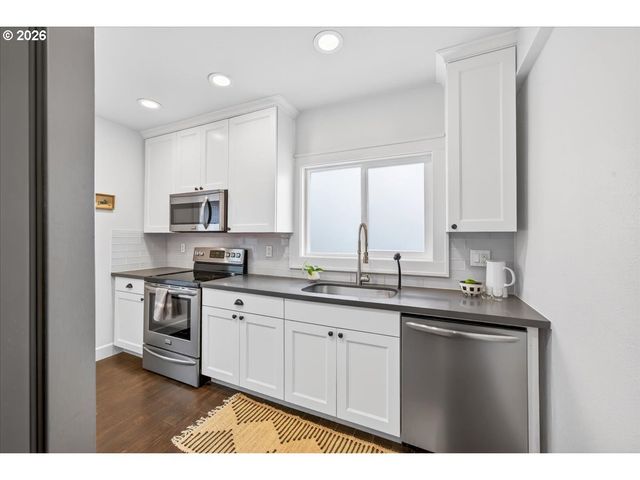 3327 Se 50TH Ave, Portland, OR 97206