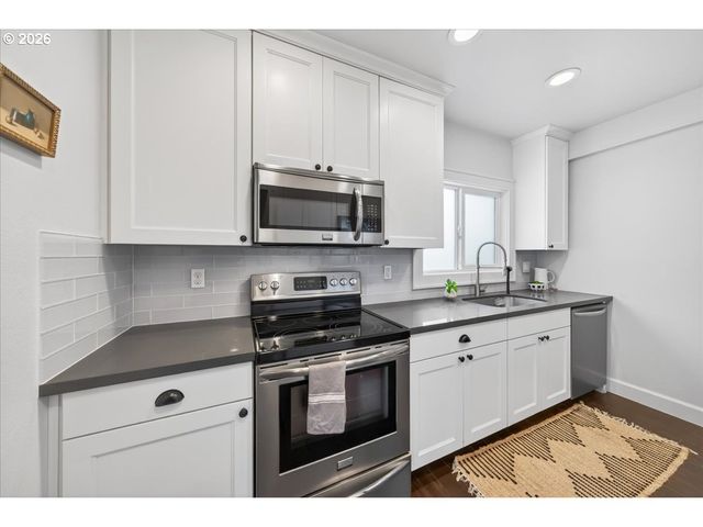 3327 Se 50TH Ave, Portland, OR 97206