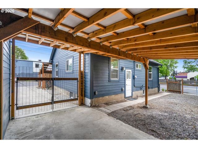 3327 Se 50TH Ave, Portland, OR 97206