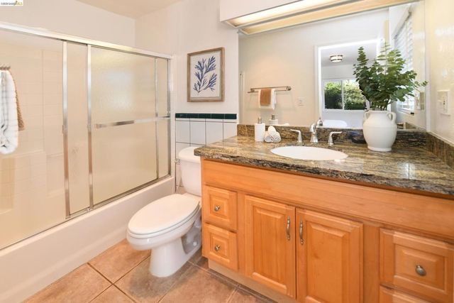 2300 Ashby Ave, Berkeley, CA 94705