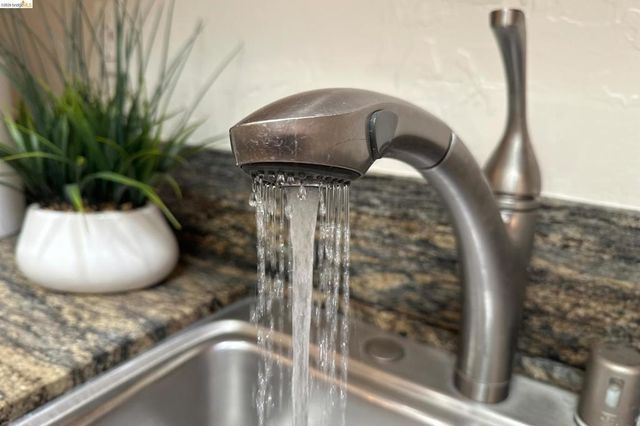 2300 Ashby Ave, Berkeley, CA 94705