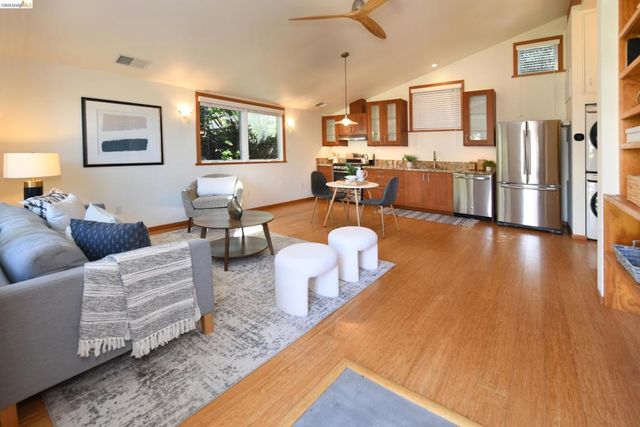 2300 Ashby Ave, Berkeley, CA 94705