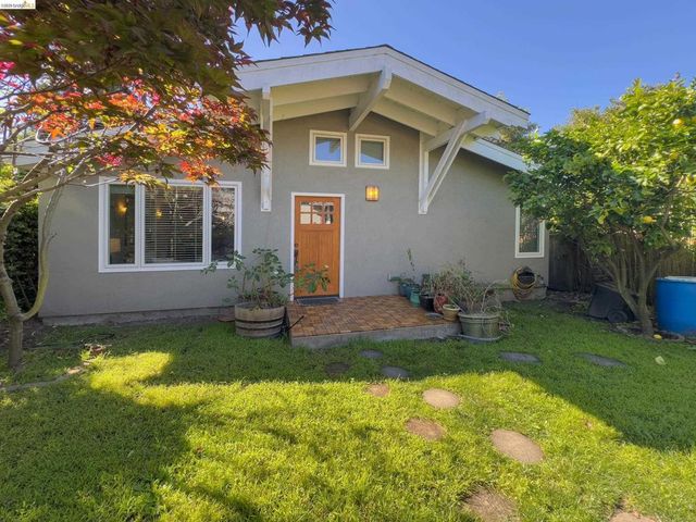 2300 Ashby Ave, Berkeley, CA 94705