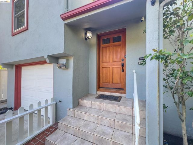 2300 Ashby Ave, Berkeley, CA 94705