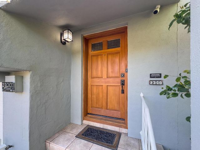2300 Ashby Ave, Berkeley, CA 94705