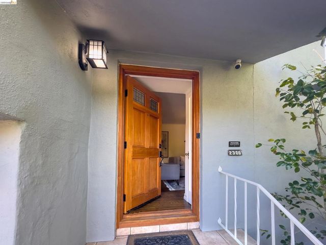 2300 Ashby Ave, Berkeley, CA 94705