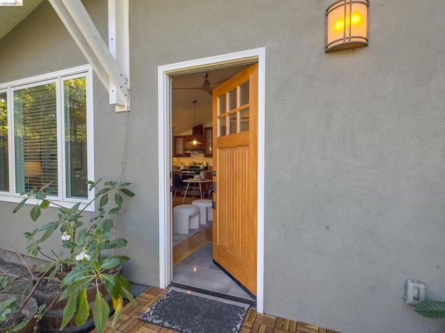 2300 Ashby Ave, Berkeley, CA 94705