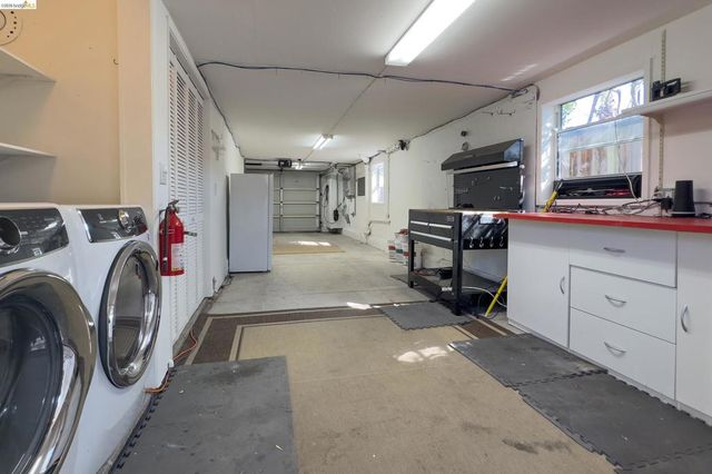 2300 Ashby Ave, Berkeley, CA 94705