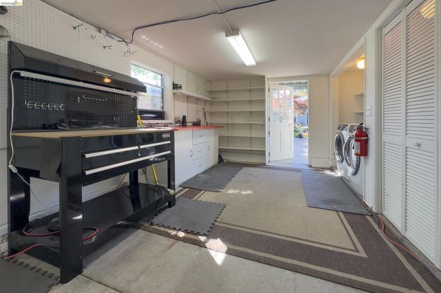 2300 Ashby Ave, Berkeley, CA 94705