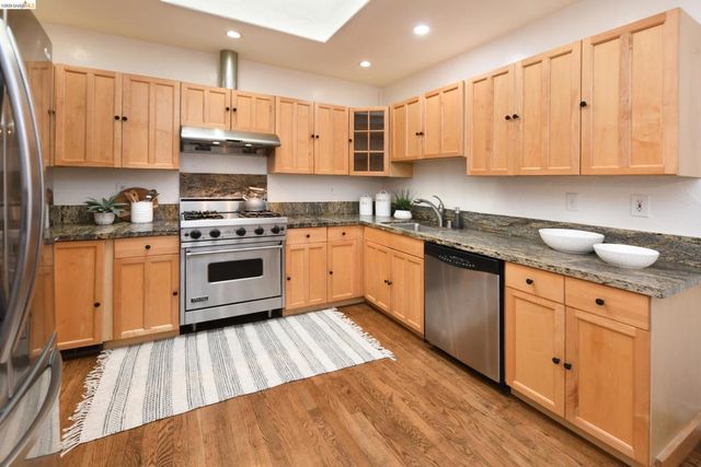 2300 Ashby Ave, Berkeley, CA 94705