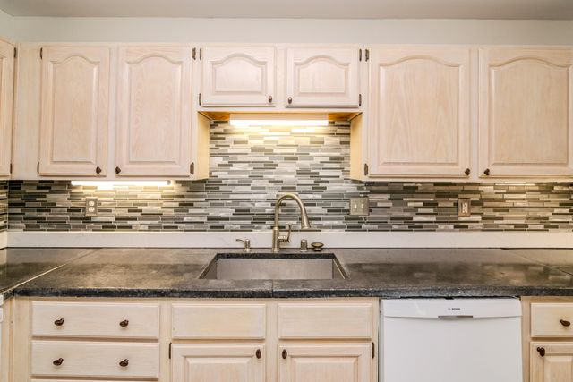 384 Stone Creek Drive, Lexington, KY 40503