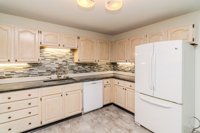 384 Stone Creek Drive, Lexington, KY 40503