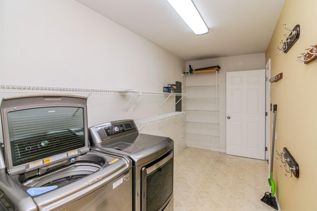 384 Stone Creek Drive, Lexington, KY 40503