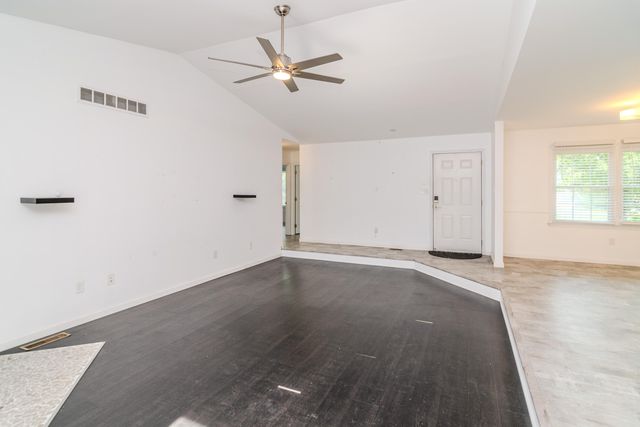 384 Stone Creek Drive, Lexington, KY 40503