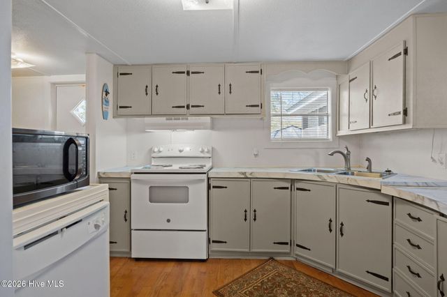 1650 Seagull Way SW, Ocean Isle Beach, NC 28469