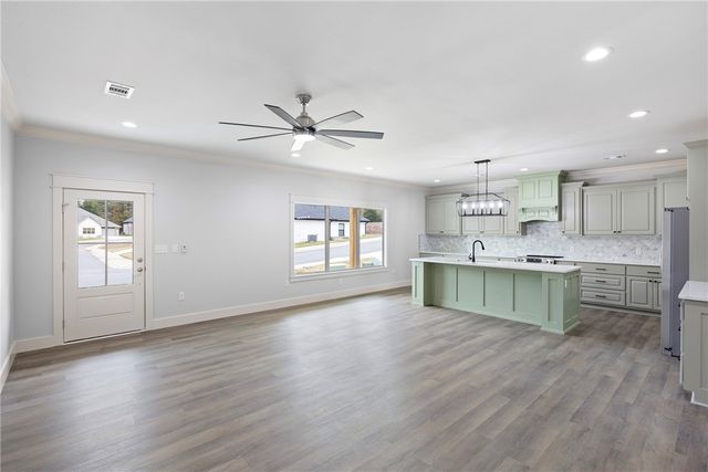 107 Harbor Circle, Russellville, AR 72802