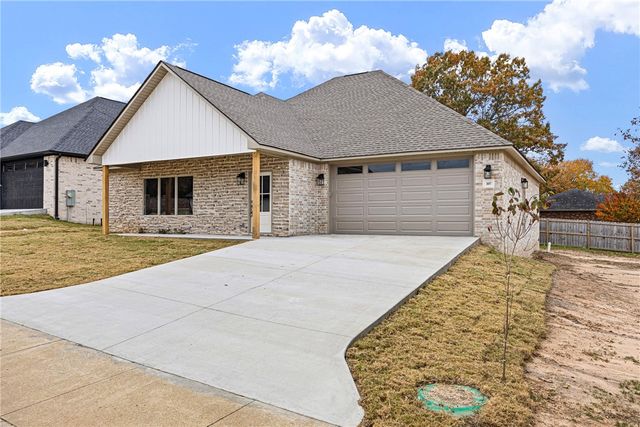 107 Harbor Circle, Russellville, AR 72802
