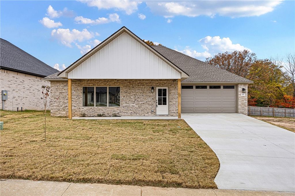 107 Harbor Circle, Russellville, AR 72802