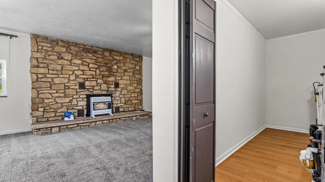 25 Yates Crossing Road, Milton, WV 25541