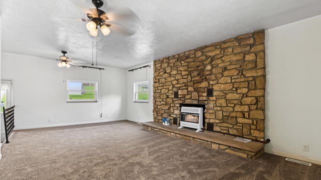 25 Yates Crossing Road, Milton, WV 25541