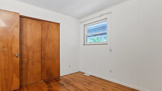 25 Yates Crossing Road, Milton, WV 25541