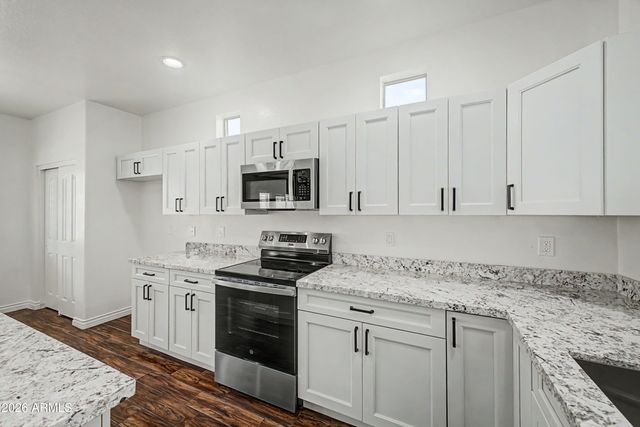 9442 W BERKELEY Road, Phoenix, AZ 85037