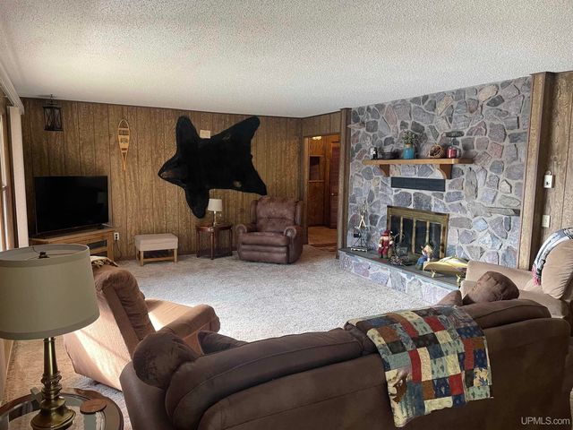 8301 Mirror Lake Road, Munising, MI 49862