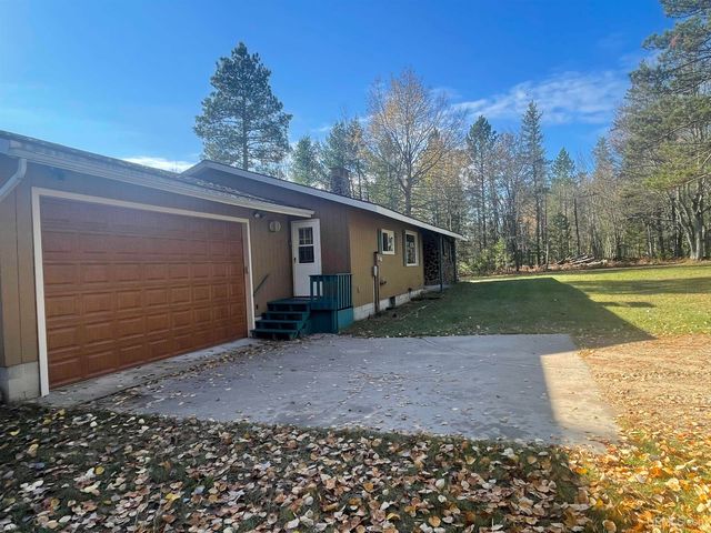 8301 Mirror Lake Road, Munising, MI 49862