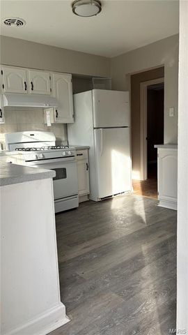 932 Thatcher Avenue, St Louis, MO 63135