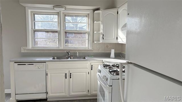 932 Thatcher Avenue, St Louis, MO 63135